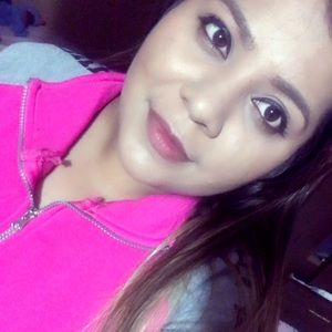 Meet your Posher, Roxana